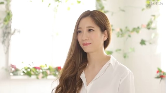 Cô bạn thân đến nhà tậm sự cùng