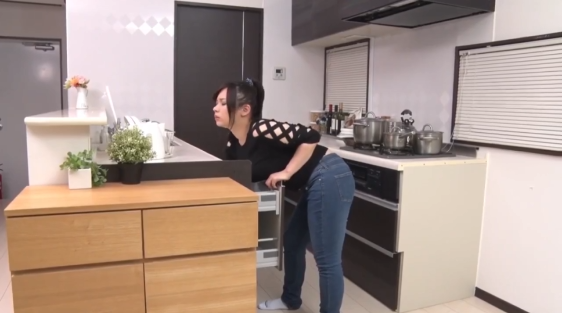 Thỏa mãn cơn dục vọng của em gái xinh
