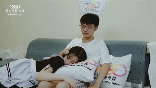 Con bé có cái lồn nhiều nước cực cuốn hút